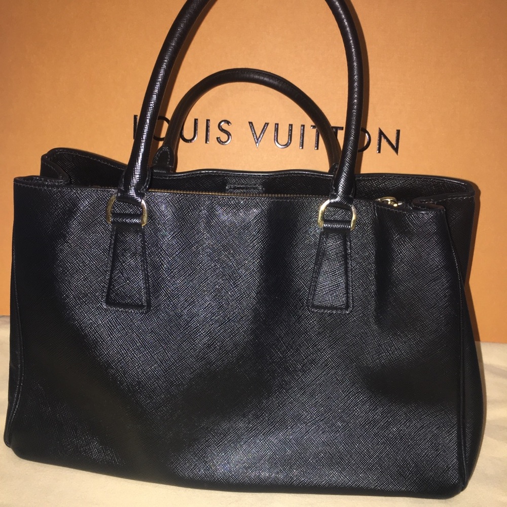 🌺PRADA SAFFIANO BAG🌺 - Picture 7 of 7